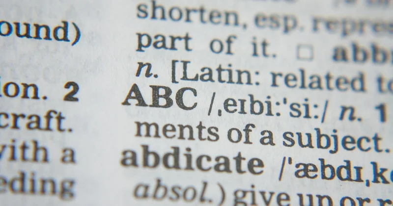 Le vocabulaire indispensable (et ce qu'on peut ignorer au début)
